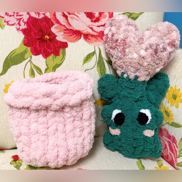 Hand Crafted Other - Handmade hand crafted Knit Potted Heart Flower Buddy Cactus Valentine Pink Green